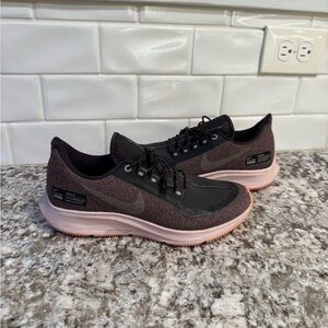 Women’s Nike Pegasus 35 (size 6)